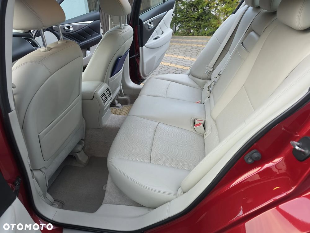 Infiniti Q50 2.0t Premium Sound Studio by Bose - 8