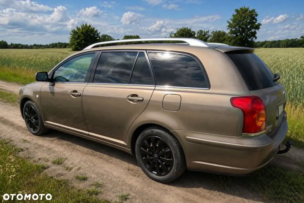 Toyota Avensis 2.2 D-4D Sol - 5