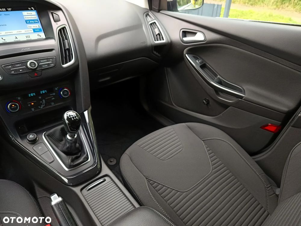 Ford Focus 1.0 EcoBoost STart-Stopp-System TITANIUM - 28