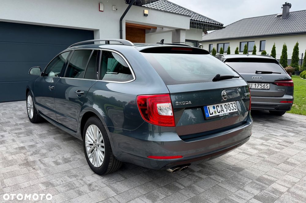 Skoda Superb 2.0 TDI Ambition DSG - 2