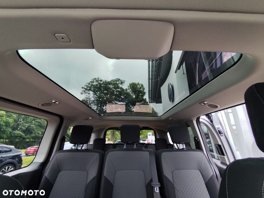 Volkswagen Caravelle - 25