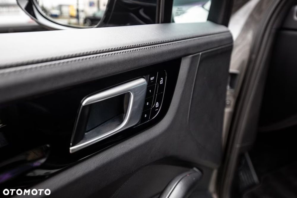Porsche Cayenne Tiptronic S - 15