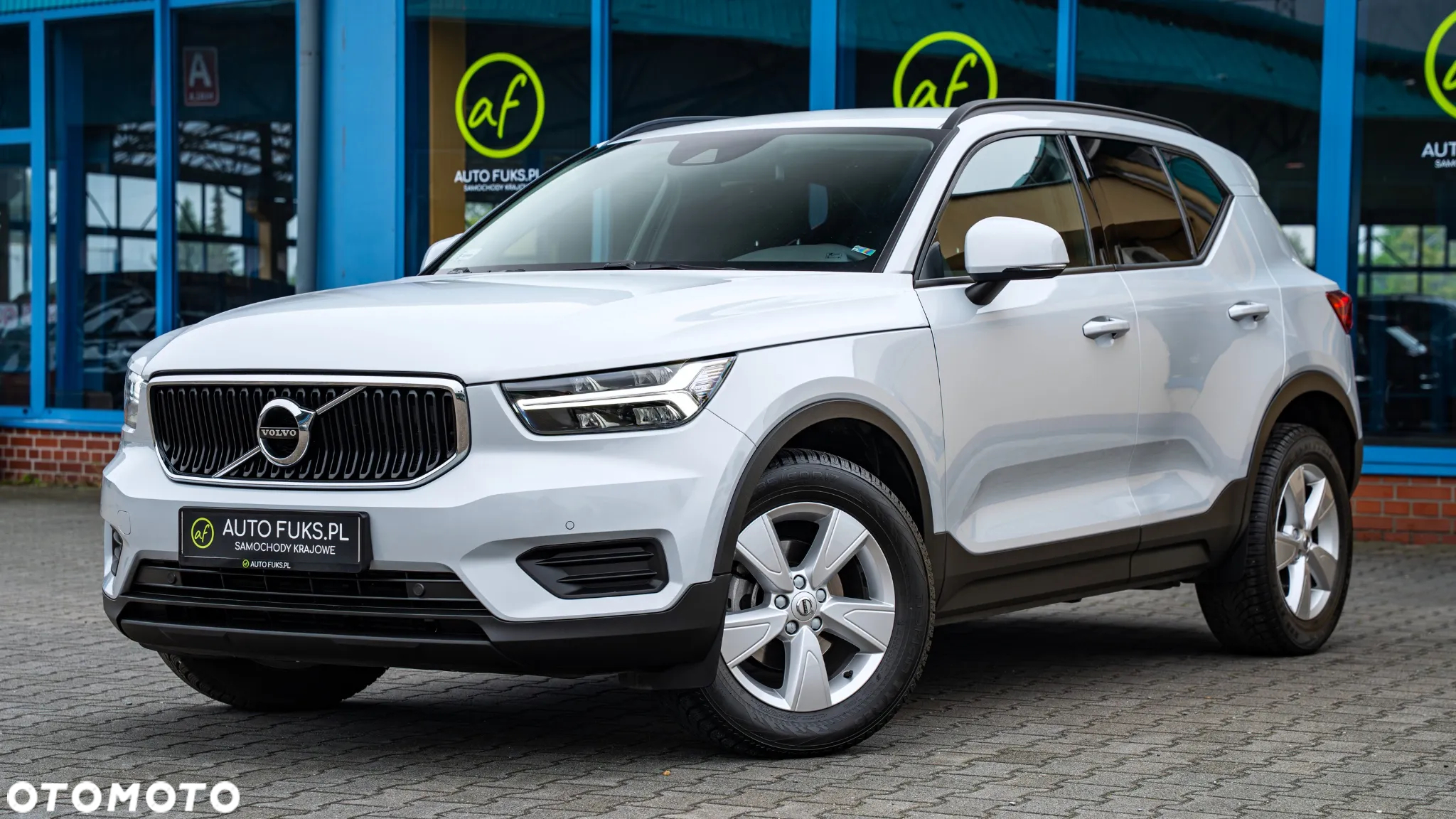 Volvo XC 40 T3 Momentum Core - 2