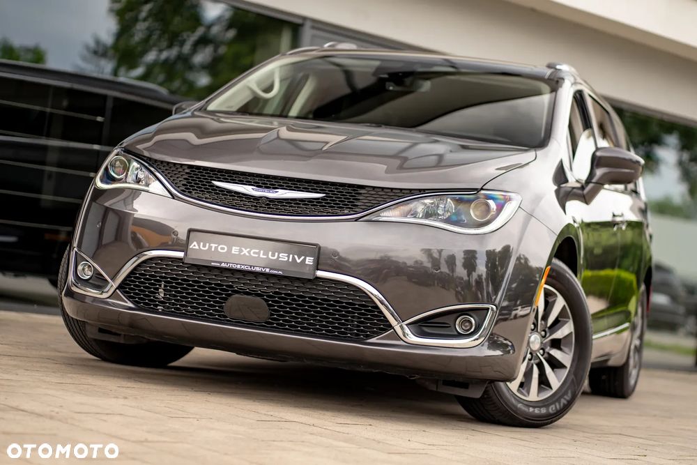 Chrysler Pacifica - 8