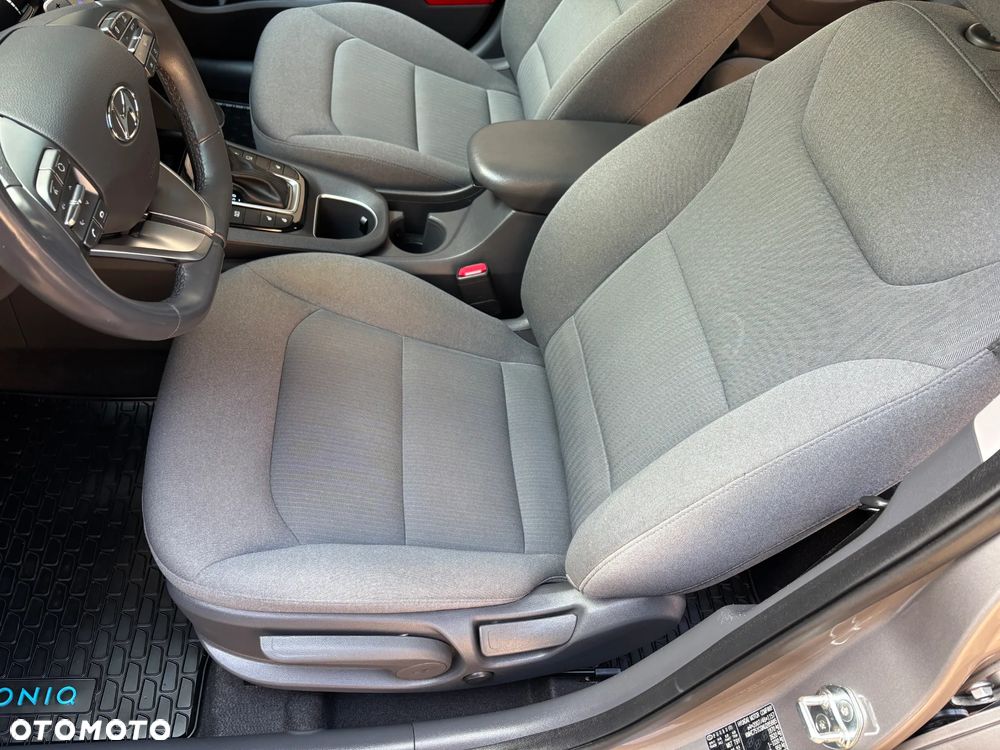 Hyundai IONIQ - 18