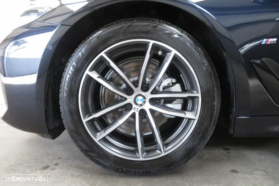 BMW 520 d Pack Desportivo M Auto - 35