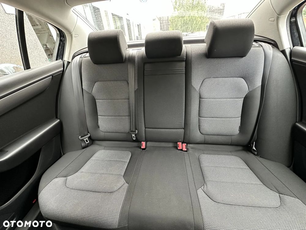Volkswagen Passat 1.8 TSI Comfortline Optimum - 34