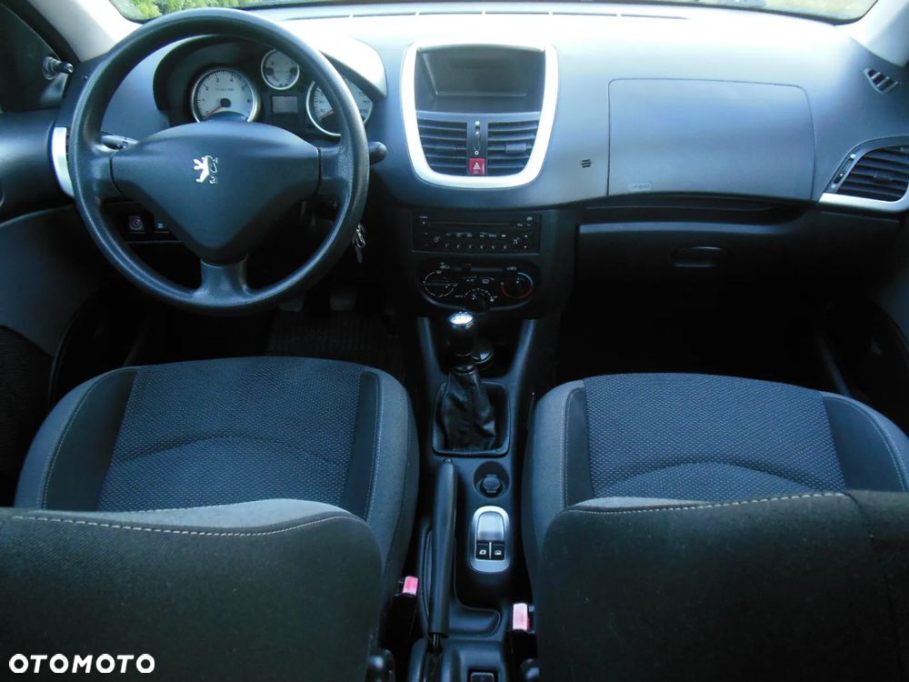 Peugeot 206 plus - 11