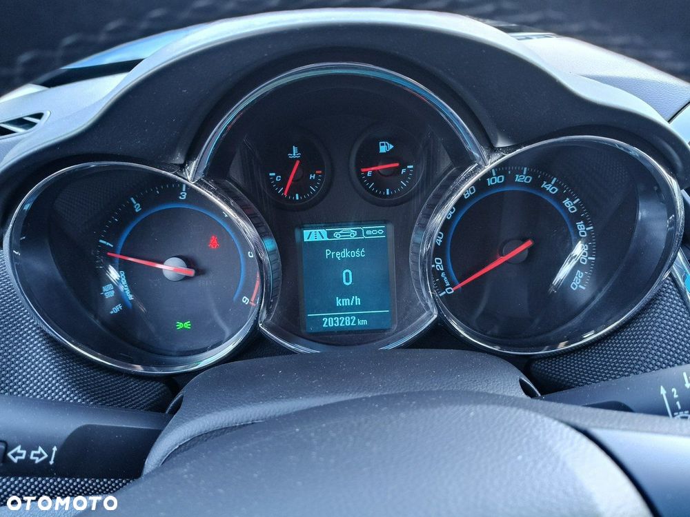 Chevrolet Cruze - 11