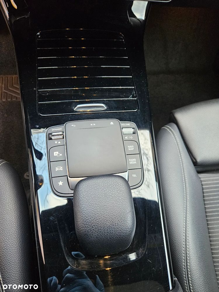 Mercedes-Benz CLA 220 d 4-Matic 8G-DCT - 19