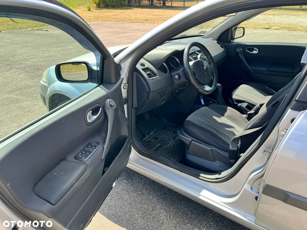 Renault Megane 1.6 Authentique - 9