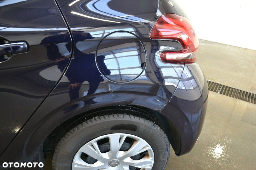 Peugeot 208 - 19