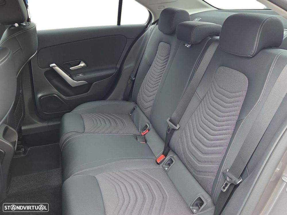 Mercedes-Benz A 250 Limousine e Progressive - 22