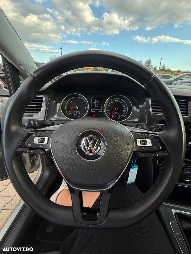 Volkswagen Golf - 14