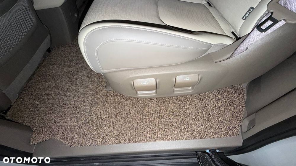 Kia Carnival - 29