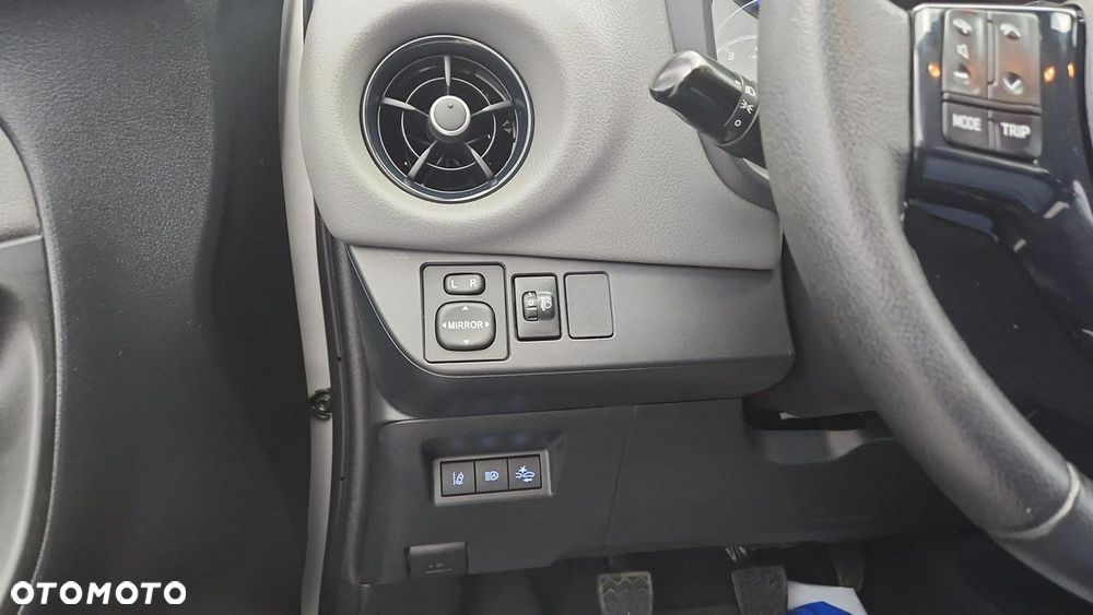Toyota Yaris - 17