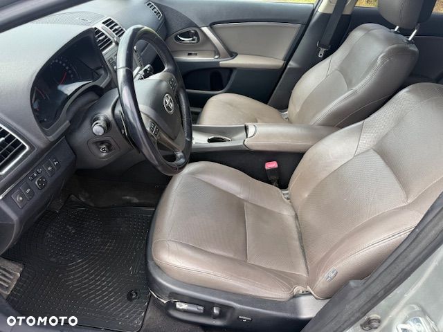 Toyota Avensis 2.2 D-4D Prestige NAVI - 13