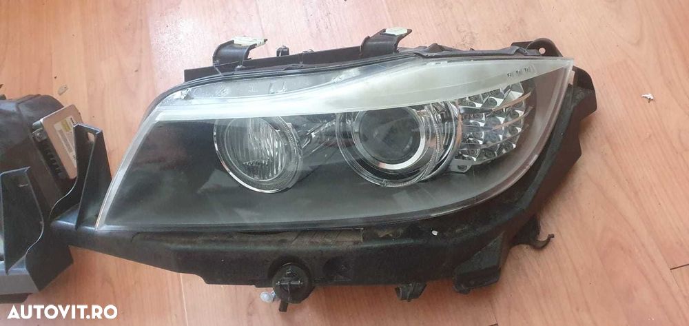 Far stanga dreapta BMW Seria 3 E90 E91 facelift LCI bixenon adaptive - 5