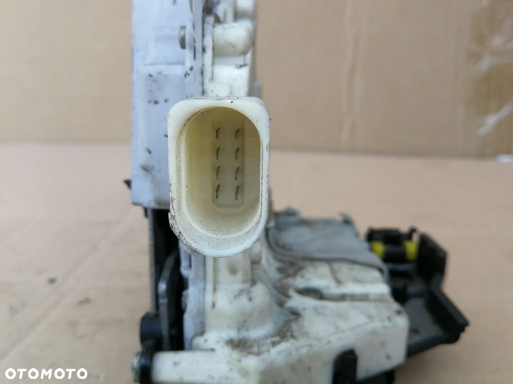 Audi A3 8P zamek drzwi lewy tył 4F0839015 8pin - 4