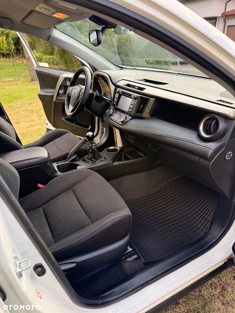 Toyota RAV4 - 10
