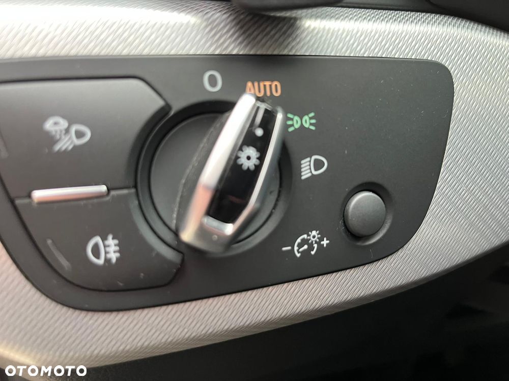 Audi A4 Avant 2.0 TDI Sport S tronic - 21