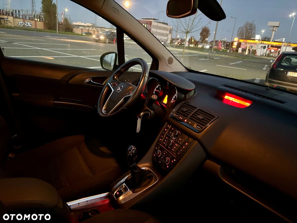 Opel Meriva - 11