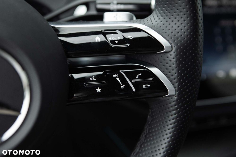 Mercedes-Benz Klasa E 220 d mHEV 4-Matic AMG 9G-Tronic - 23