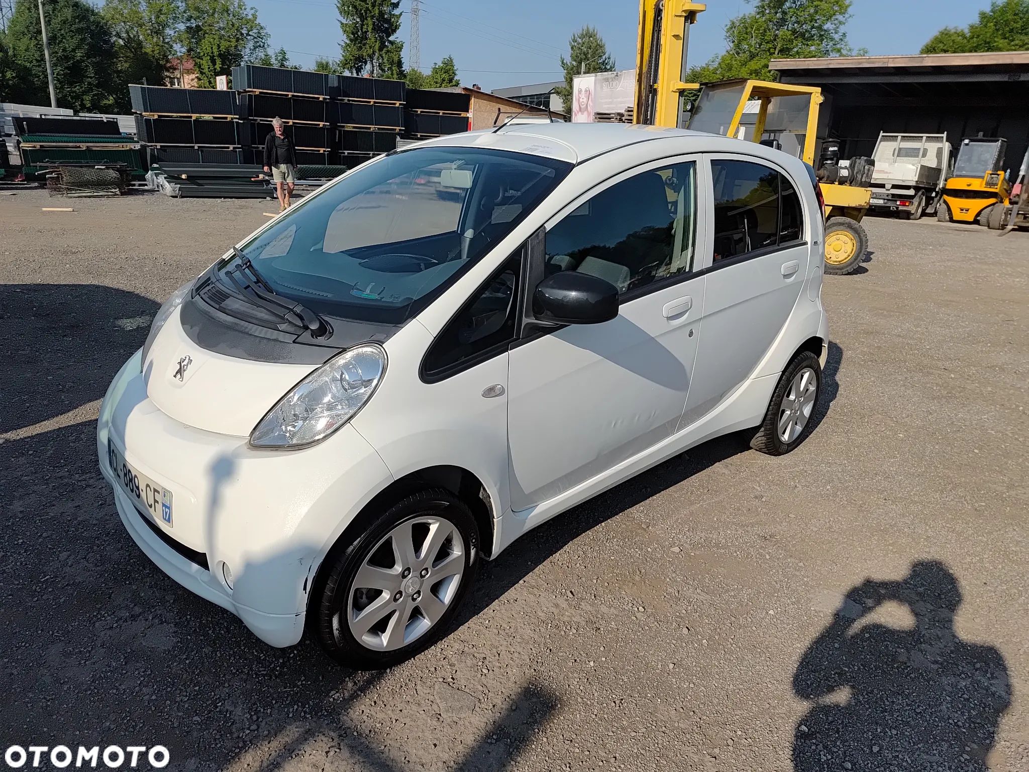 Peugeot iOn Active - 1