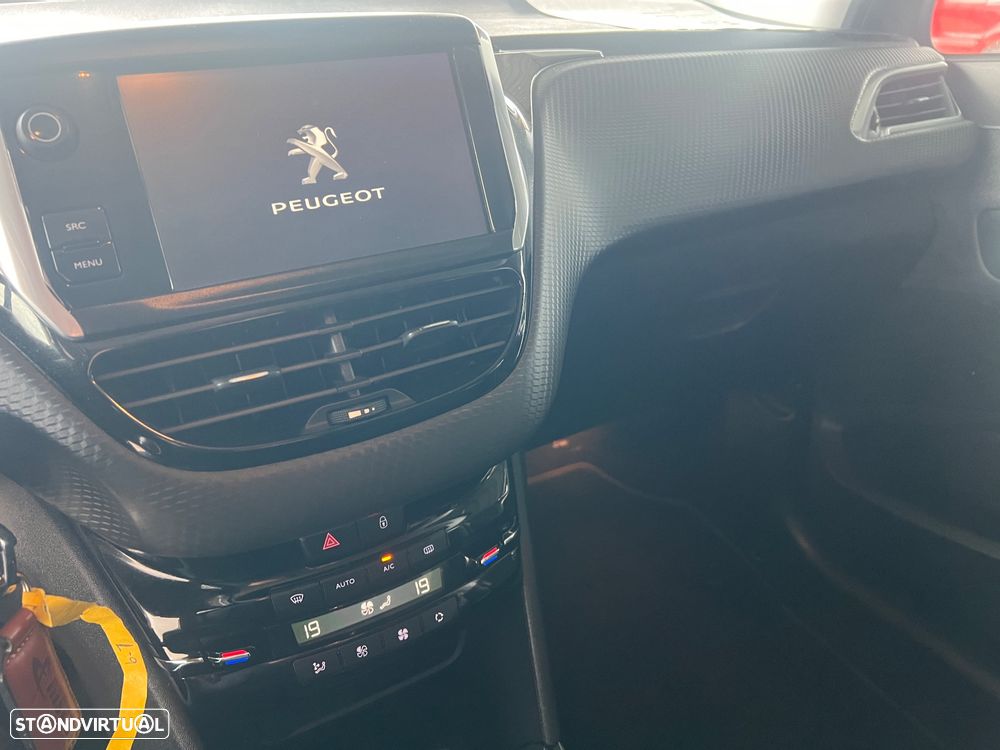 Peugeot 2008 1.2 PureTech Allure - 25