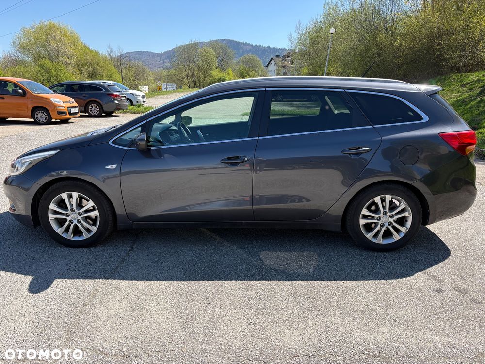 Kia Ceed 1.6 CRDi 128 Dream Team Edition - 2