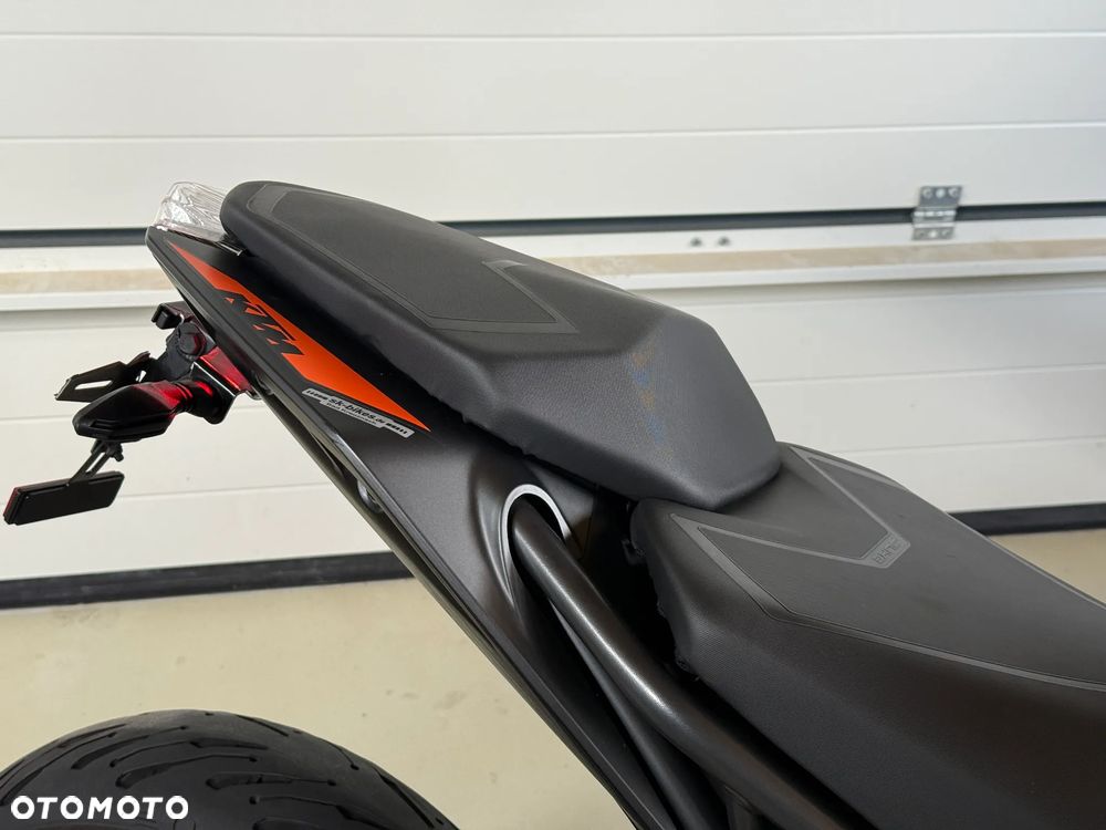 KTM Duke 125 - 24