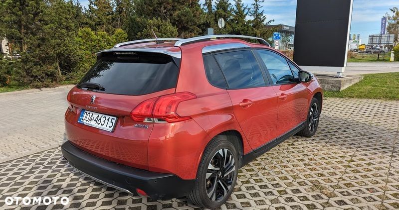 Peugeot 2008 1.2 Pure Tech Style S&S - 6