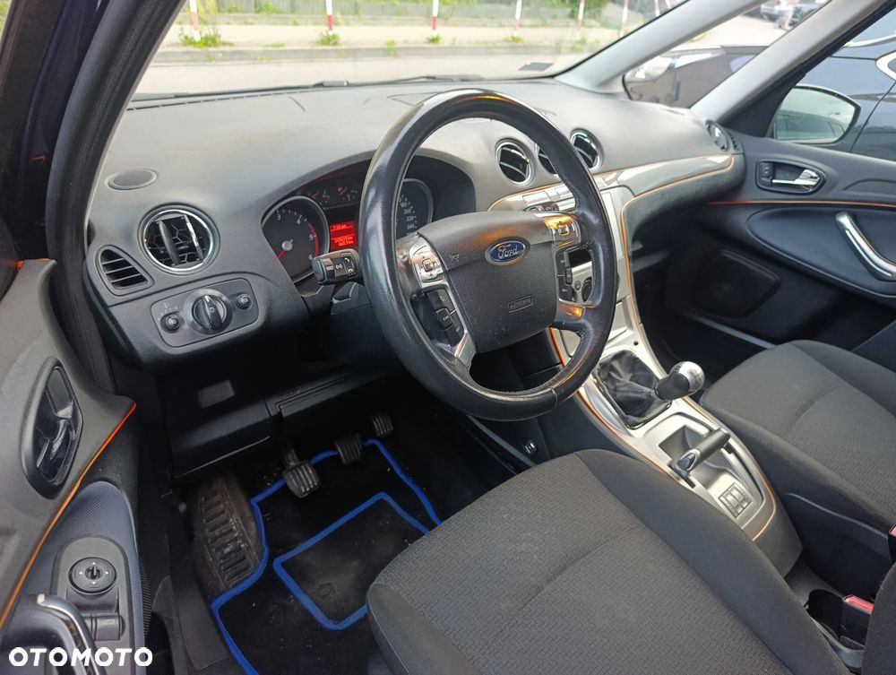 Ford Galaxy 1.8 TDCi Ambiente - 17