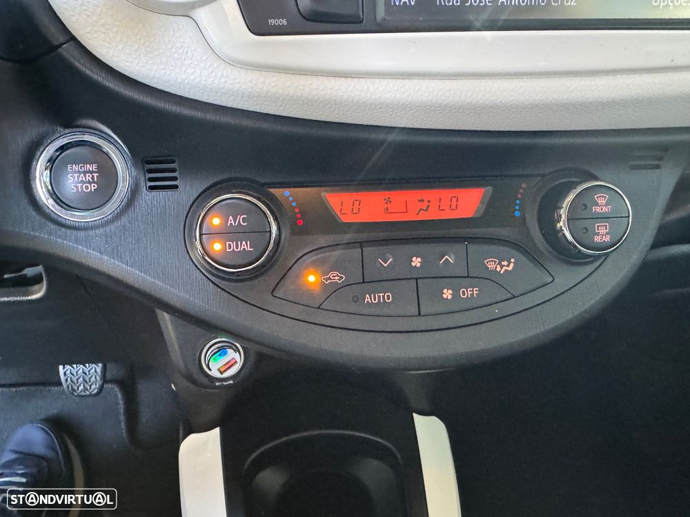 Toyota Yaris 1.4 D-4D Sport+P.Techno +Navi - 10
