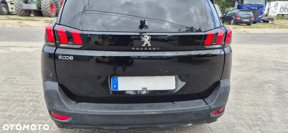 Peugeot 5008 1.2 PureTech Allure S&S EAT8 - 23