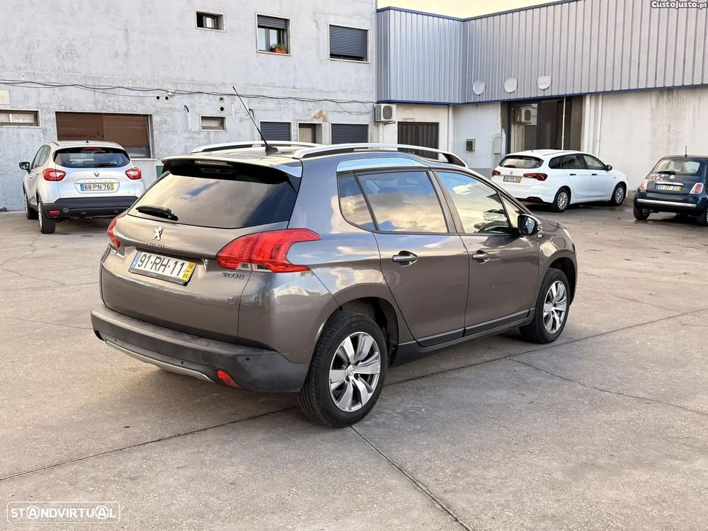 Peugeot 2008 1.2 PureTech Style - 19
