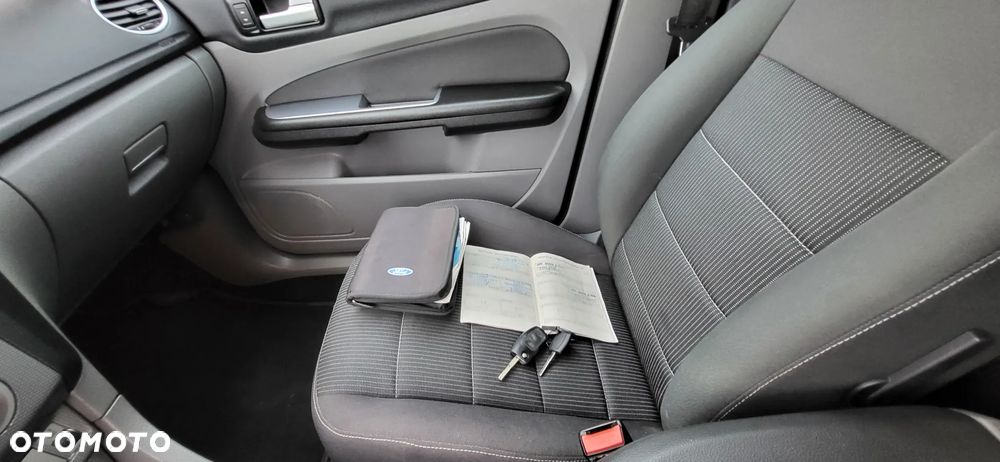 Ford Focus 1.8 Titanium - 22