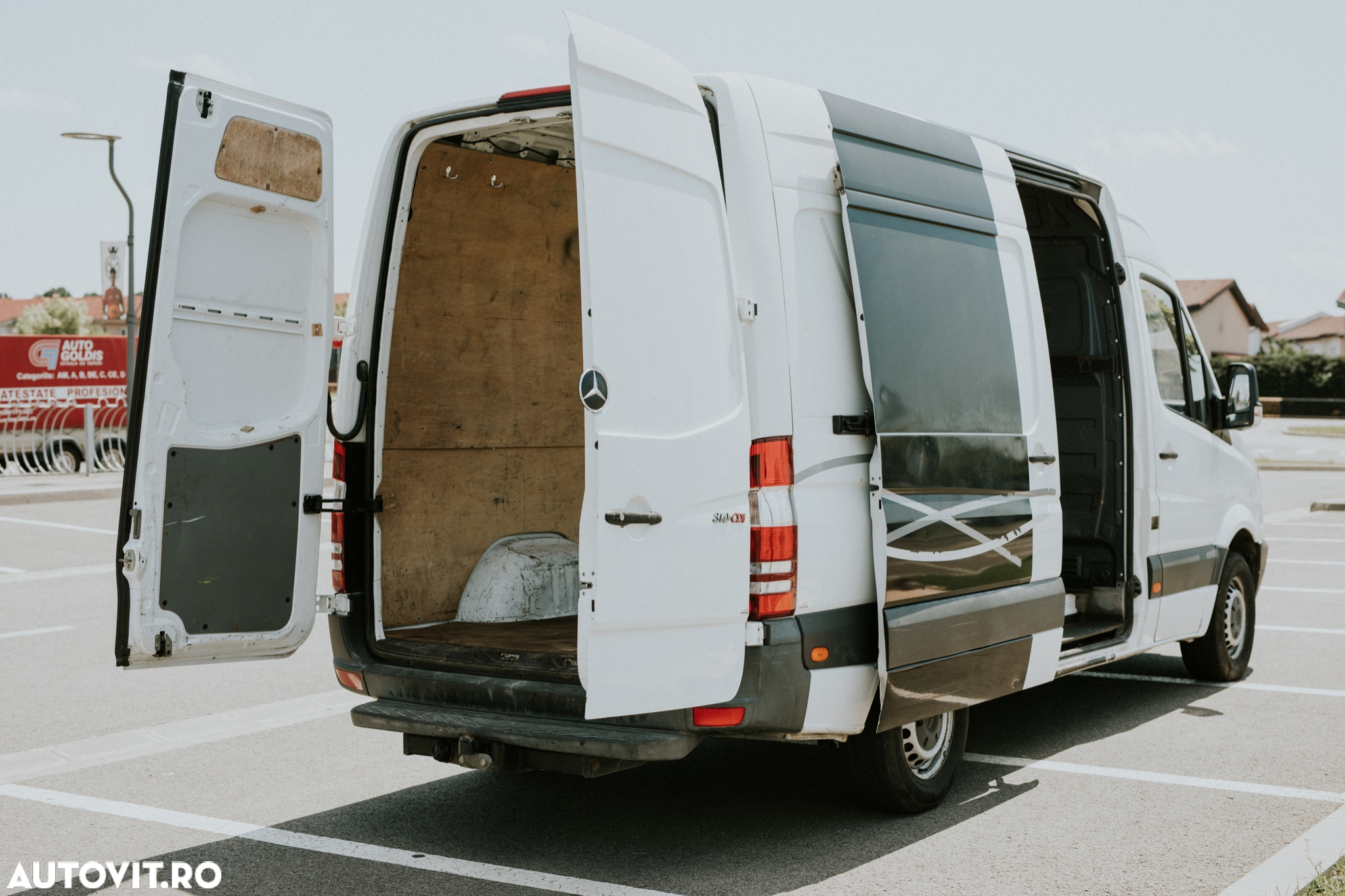 Mercedes-Benz Sprinter - 15