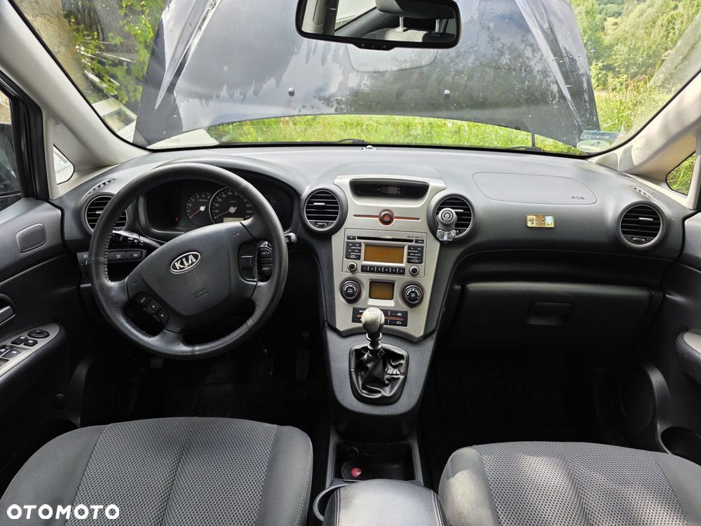 Kia Carens - 4