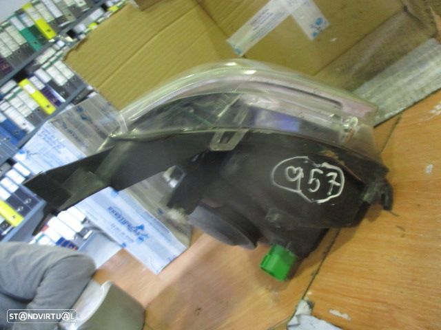 Farol 24689800R FORD FUSION DRT H4 HELLA - 2