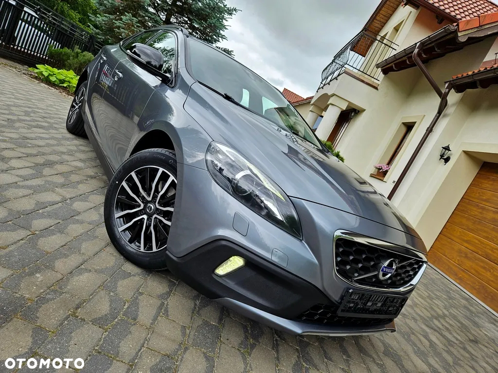 Volvo V40 Cross Country - 8