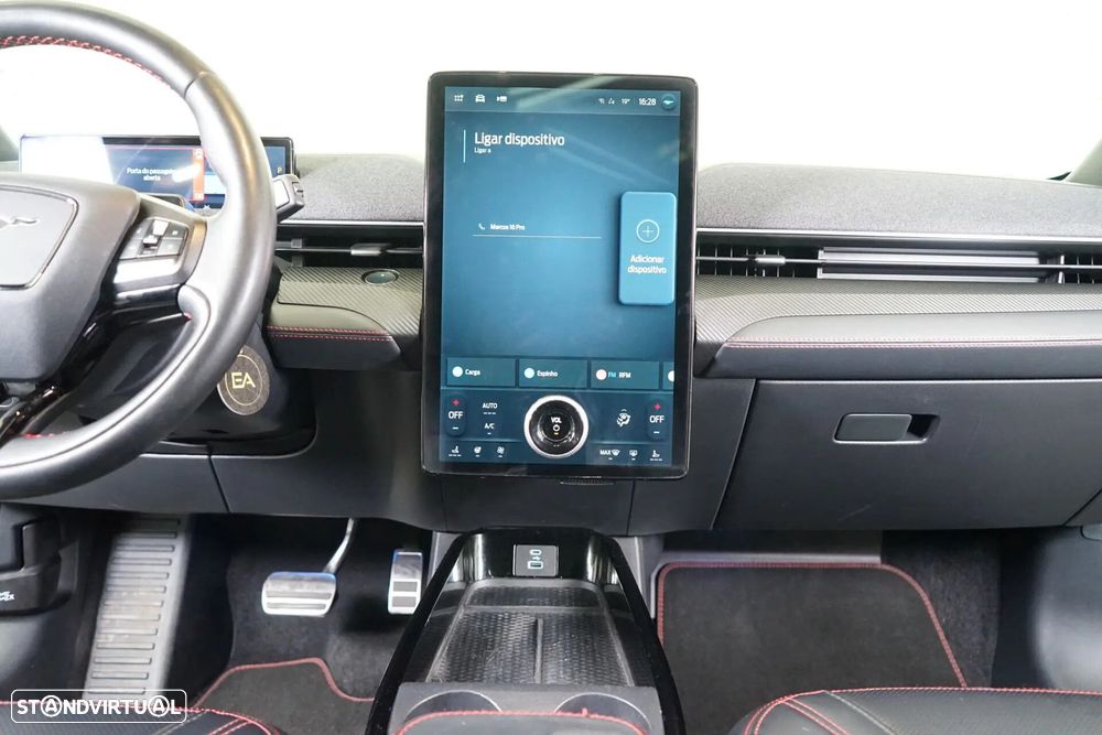 Ford Mustang Mach-E - 19