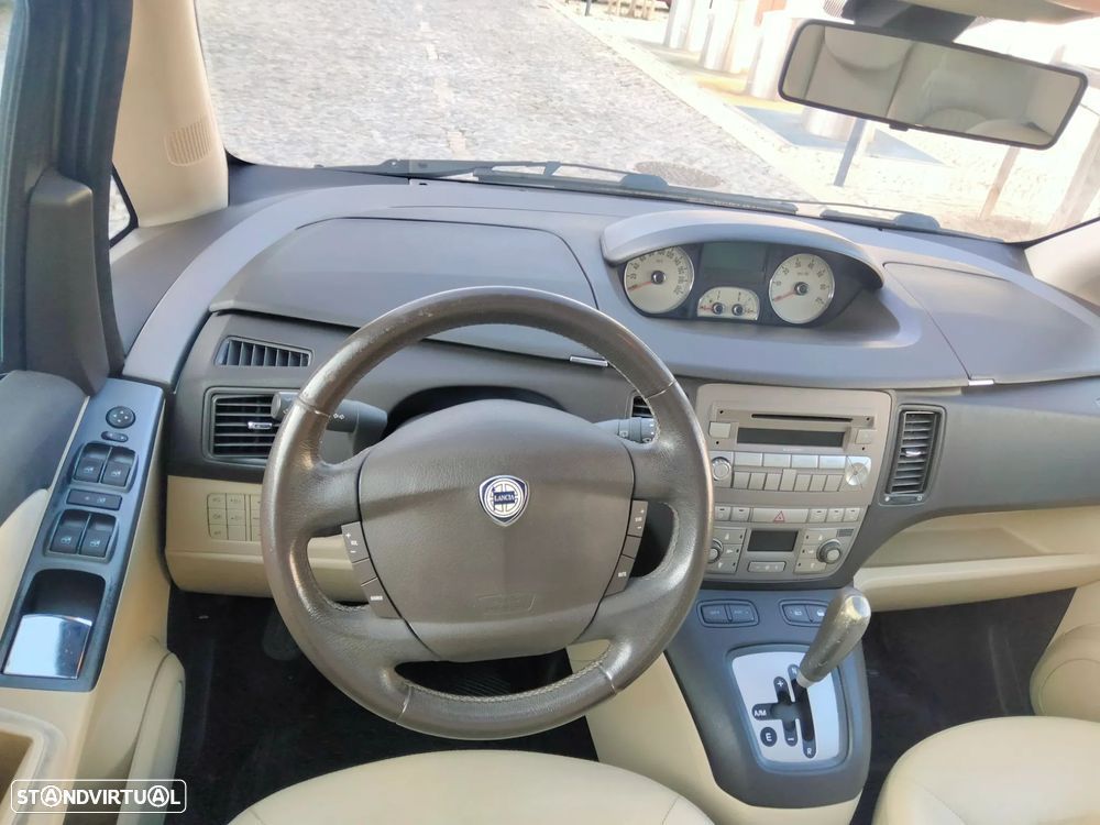 Lancia Musa 1.3 16V M-jet Platino - 25