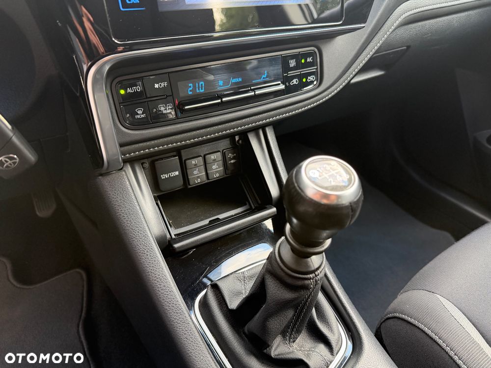Toyota Auris 1.6 Premium - 22