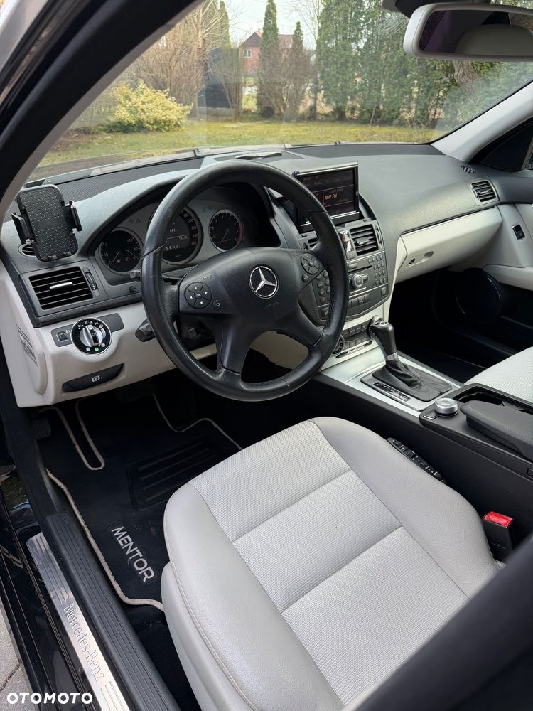 Mercedes-Benz Klasa C 280 7G-TRONIC Avantgarde - 27
