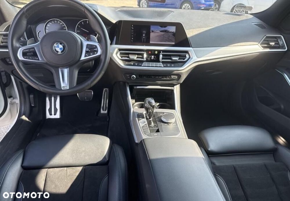 BMW Seria 3 330i M Sport sport - 13
