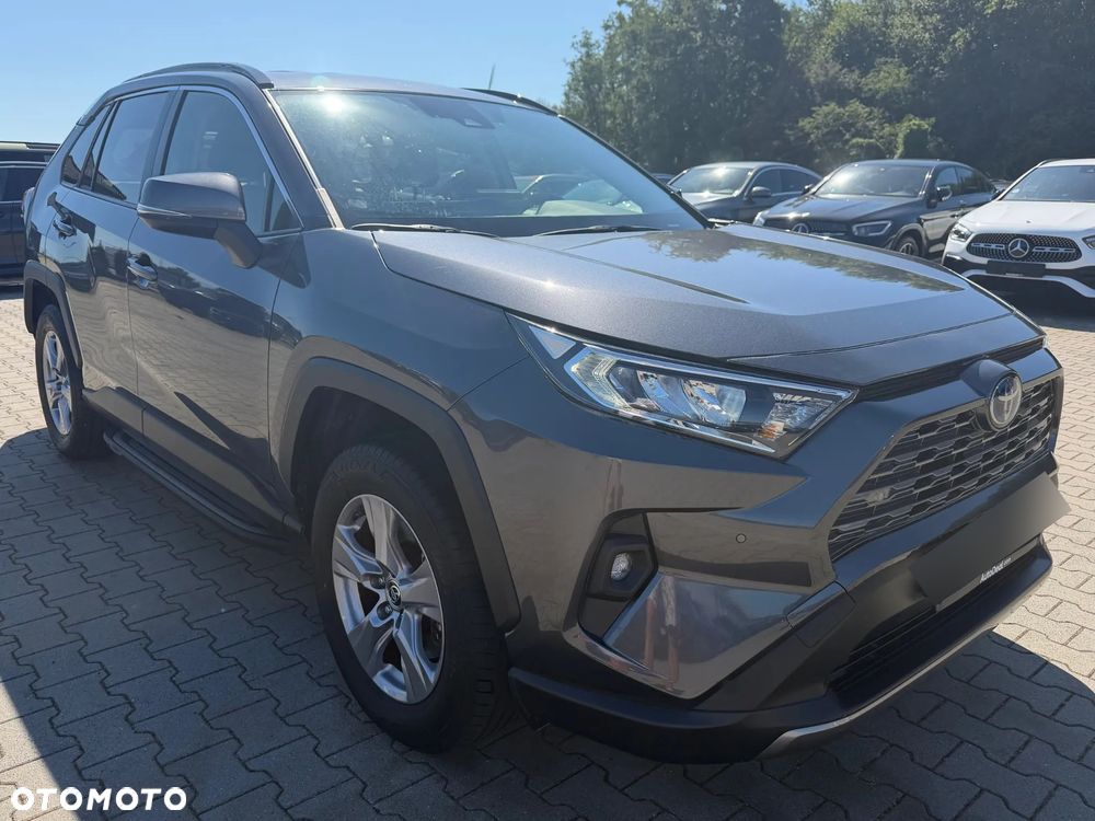 Toyota RAV4 - 1