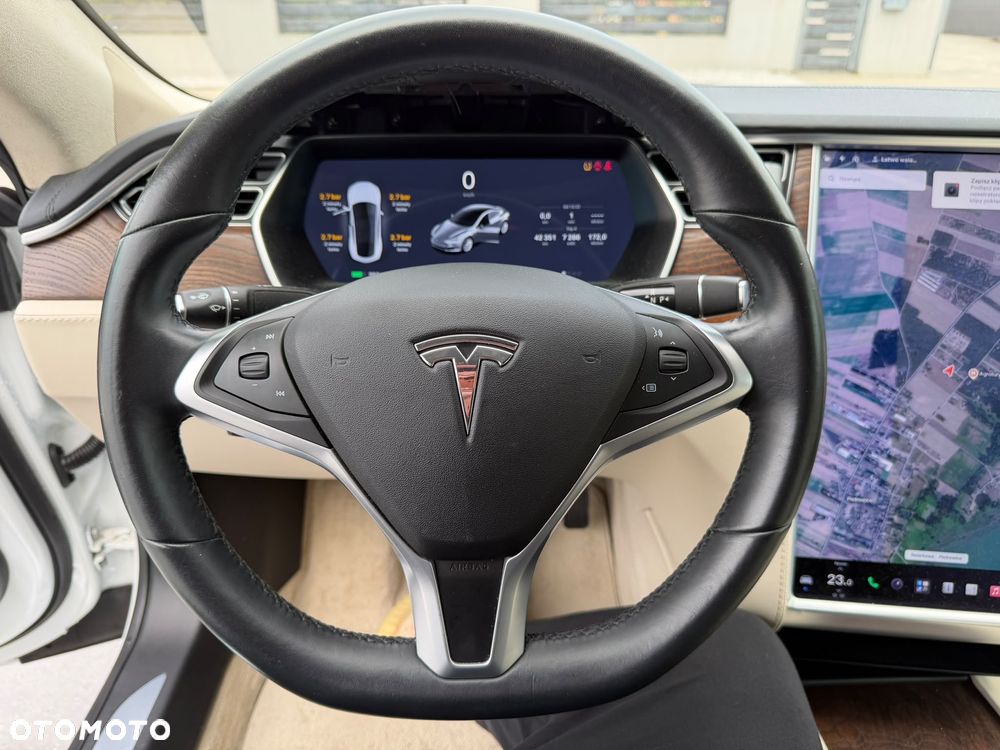 Tesla Model S - 16