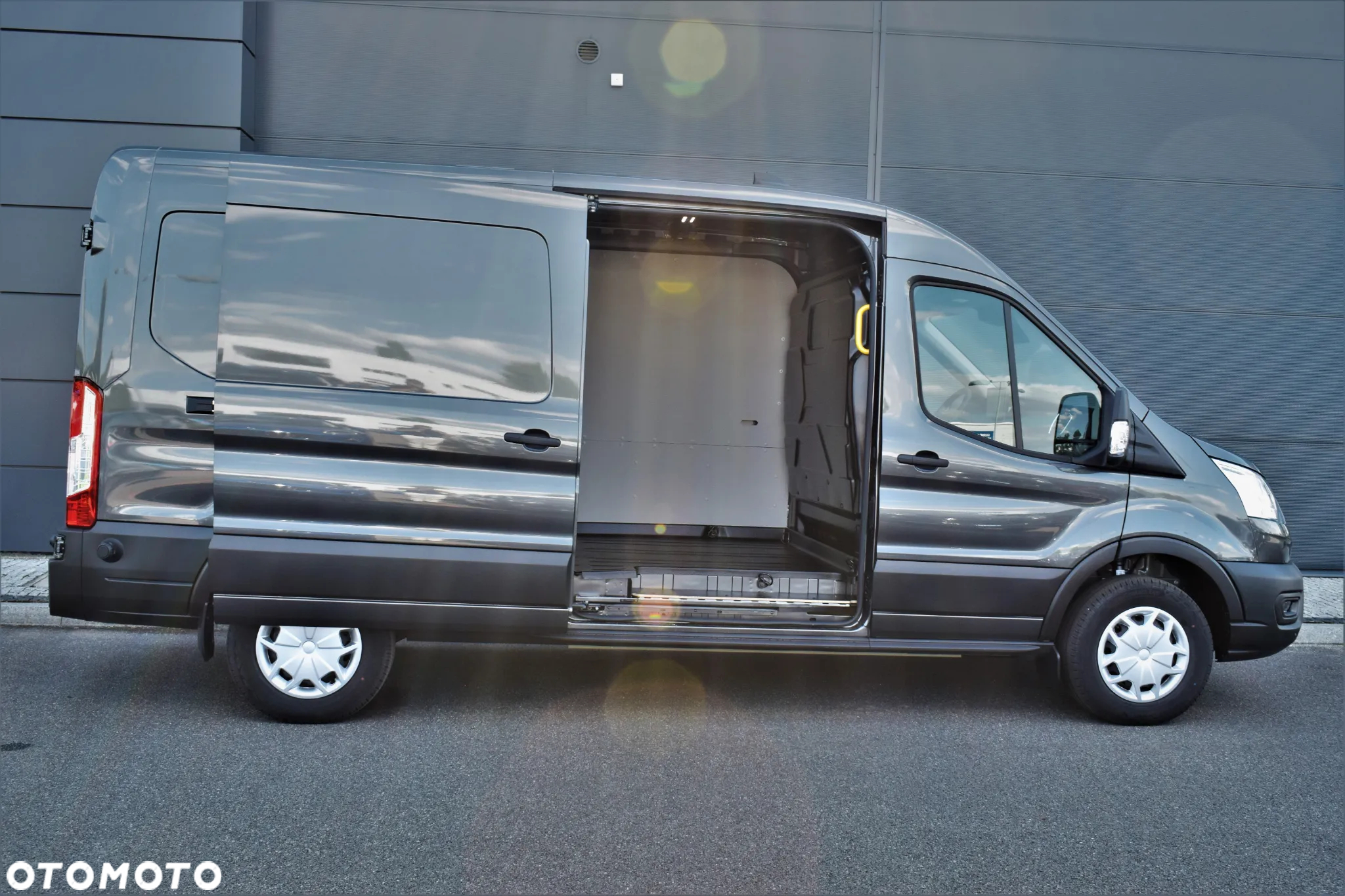 Ford E-Transit - 10