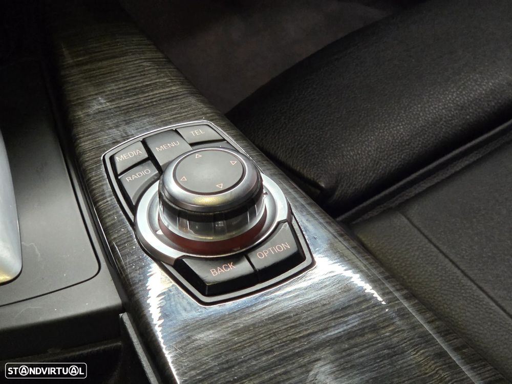 BMW 320 d Aut. Luxury Line - 21